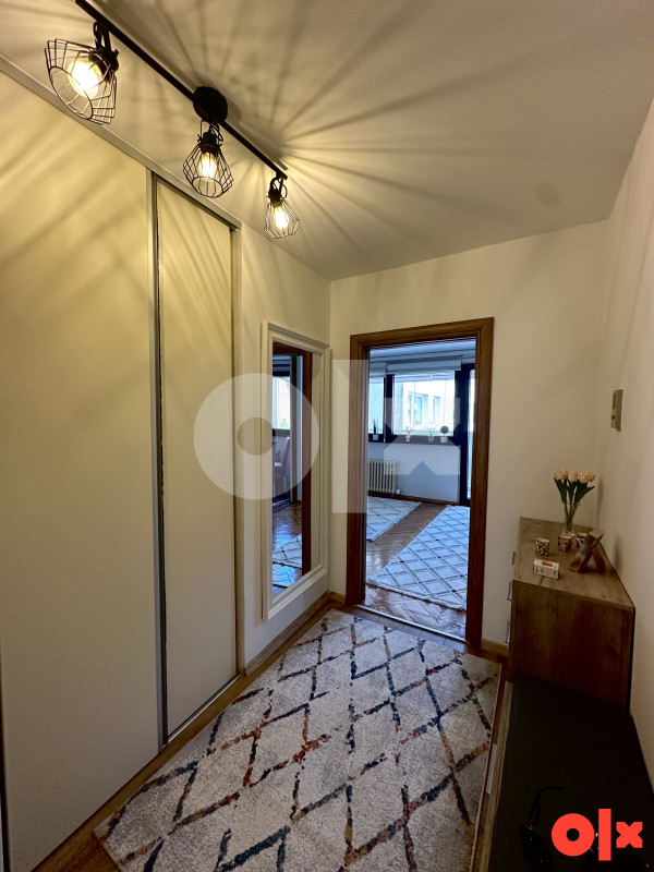 Golden Apartment 10