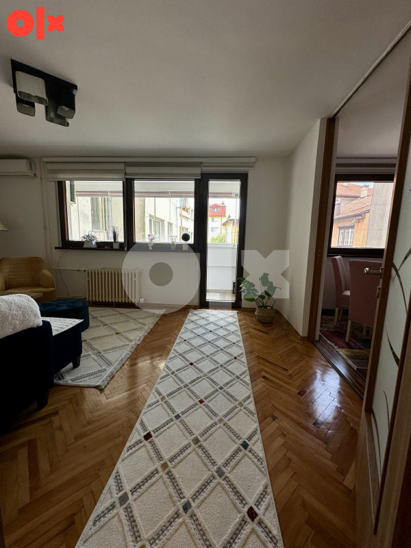 Golden Apartment 12