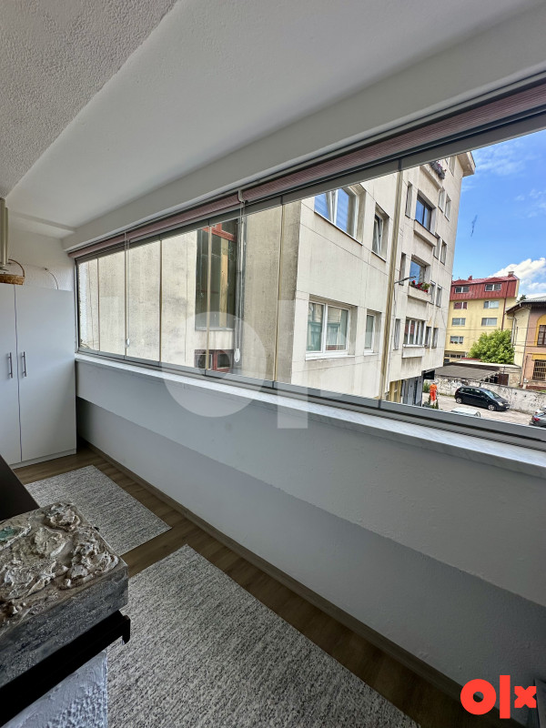 Golden Apartment 13