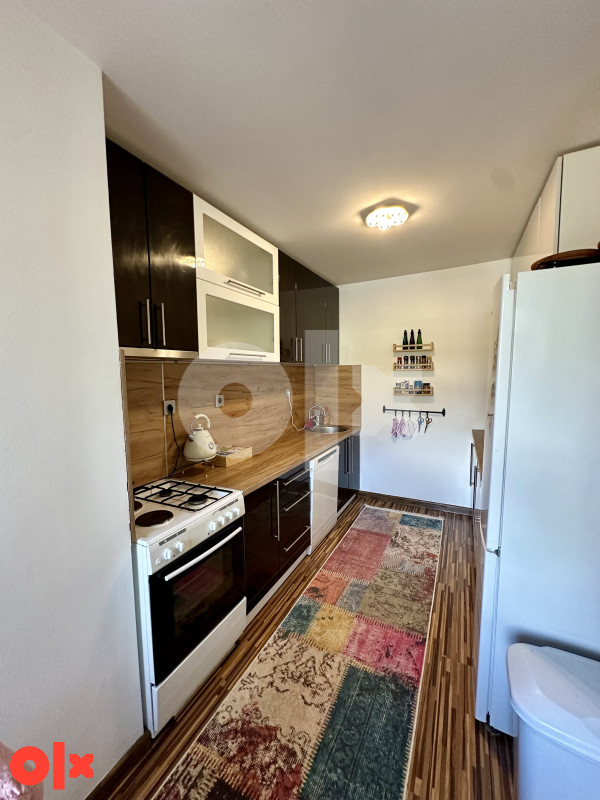 Golden Apartment 16