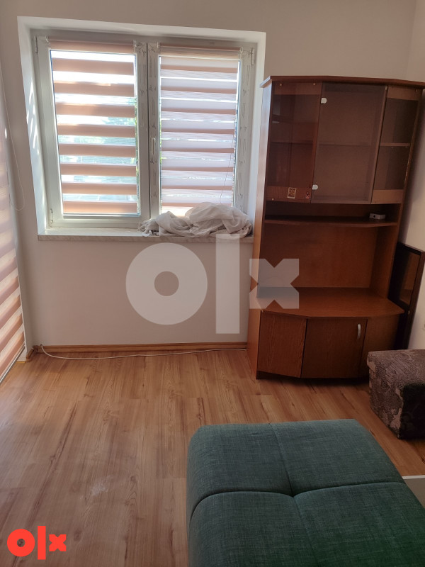 Namjestena garsonjera sa balkonom, 38m^2 5