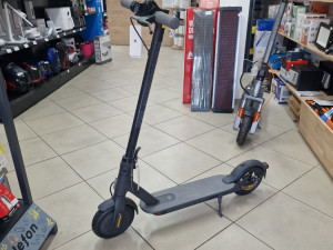 ORIGINAL Xiaomi Mi Scooter Essential trotinet romobil