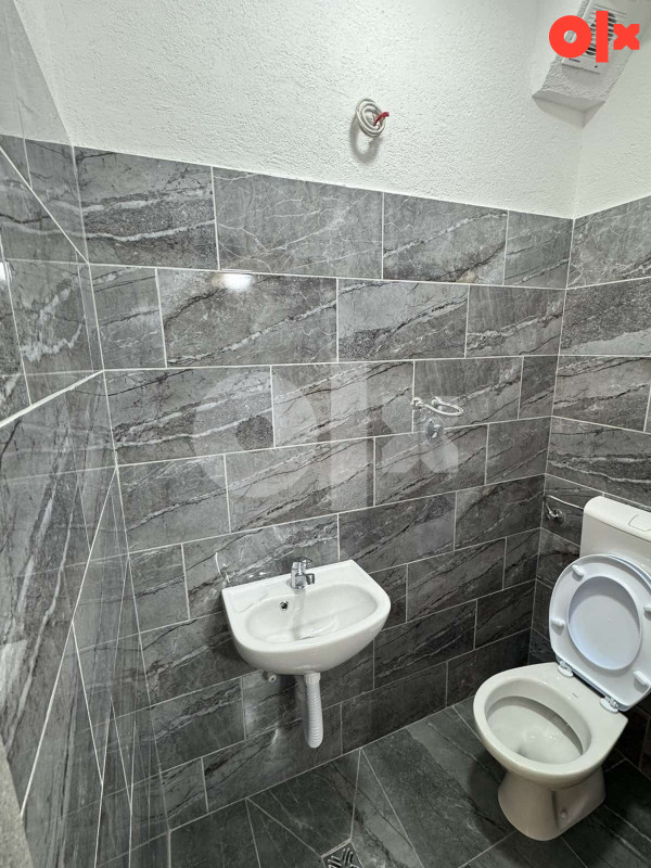 Izdajem poslovni prostor Banja Luka - Zanatski centar 3
