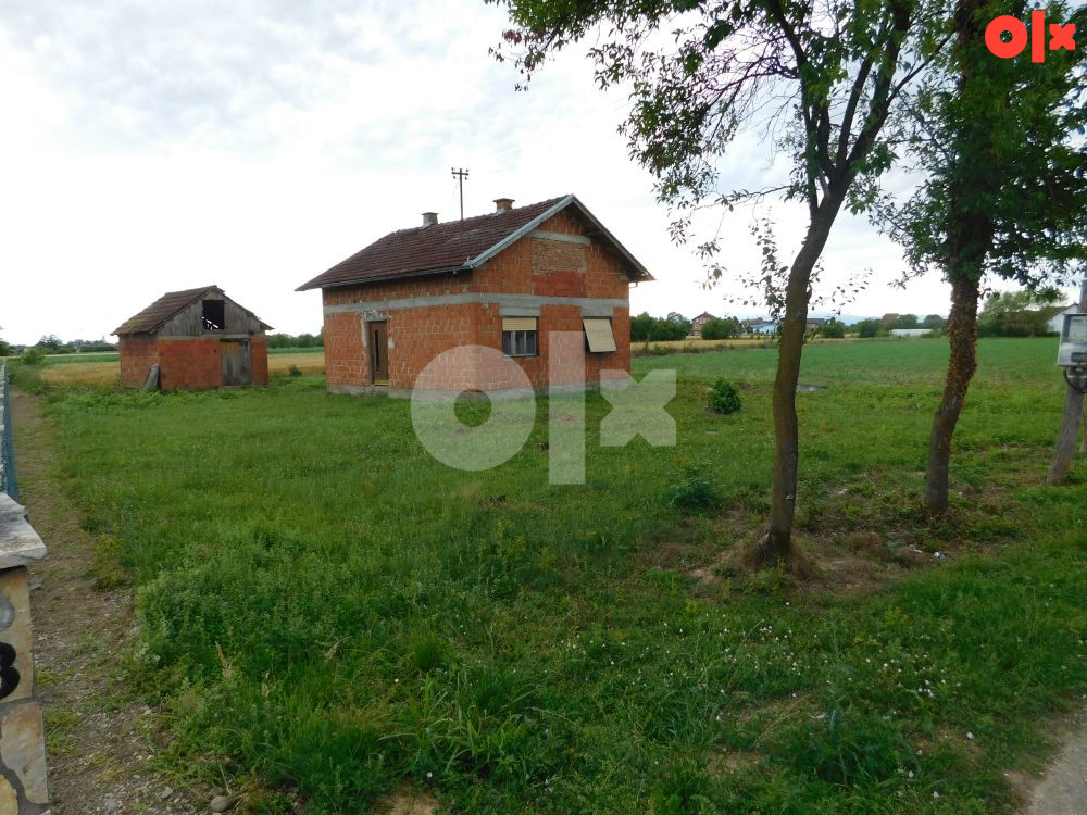 Kuća 76m2, plac 926m2 (mogućnost kupovine 9 parcela) Gradiška