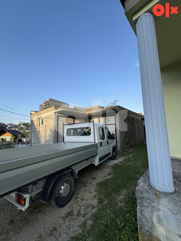 Na prodaju odlična porodična kuća na Pavlovcu 15