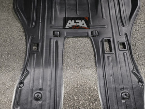 Zaštita plastika motora Peugeot 407
