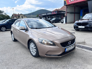 VOLVO V40 2.0 D2