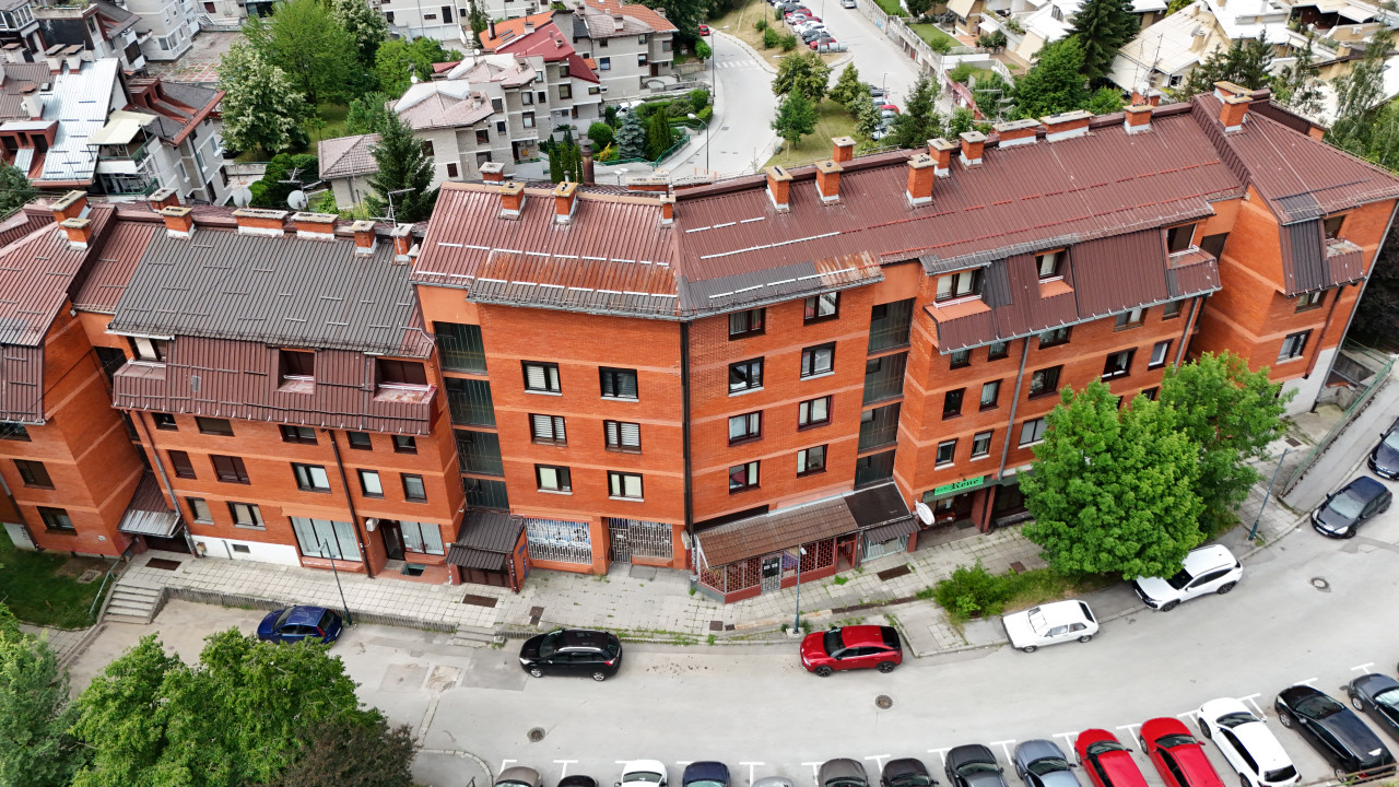 USKORO U PRODAJI/TROSOBAN STAN/CENTAR/BREKA