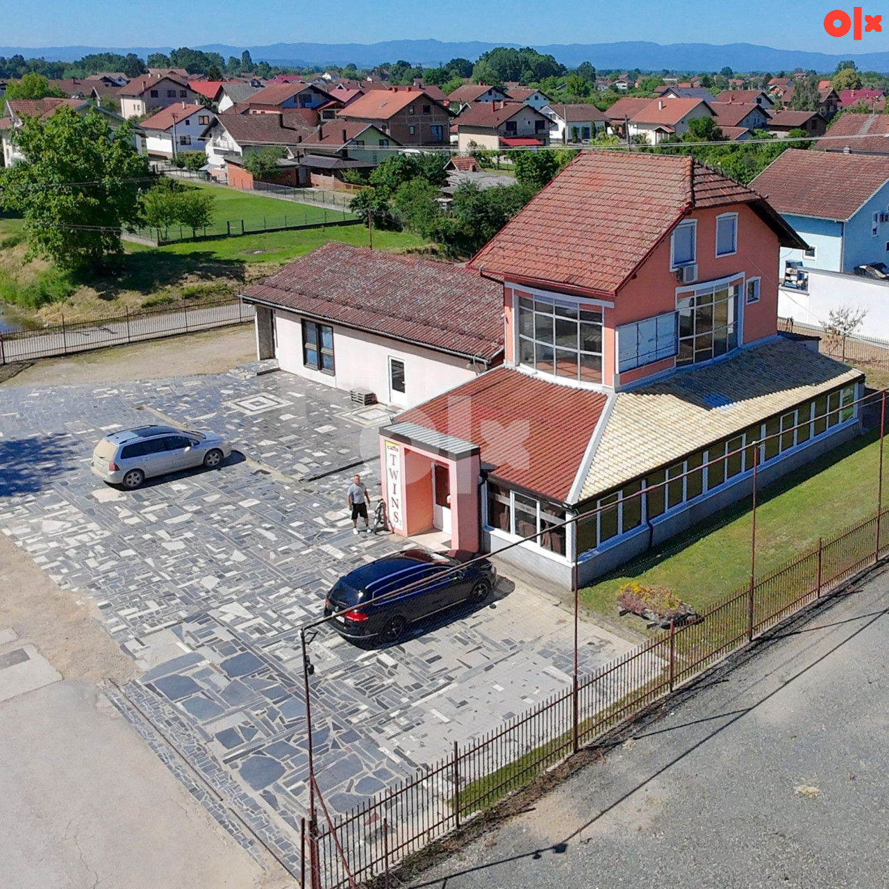 Stambeno-poslovni prostor-Gradiška 10