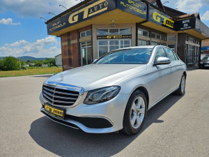 Mercedes-Benz E 220 cdi 4-Matic/Avantgarde/Navi/Kamera/Koža/Led