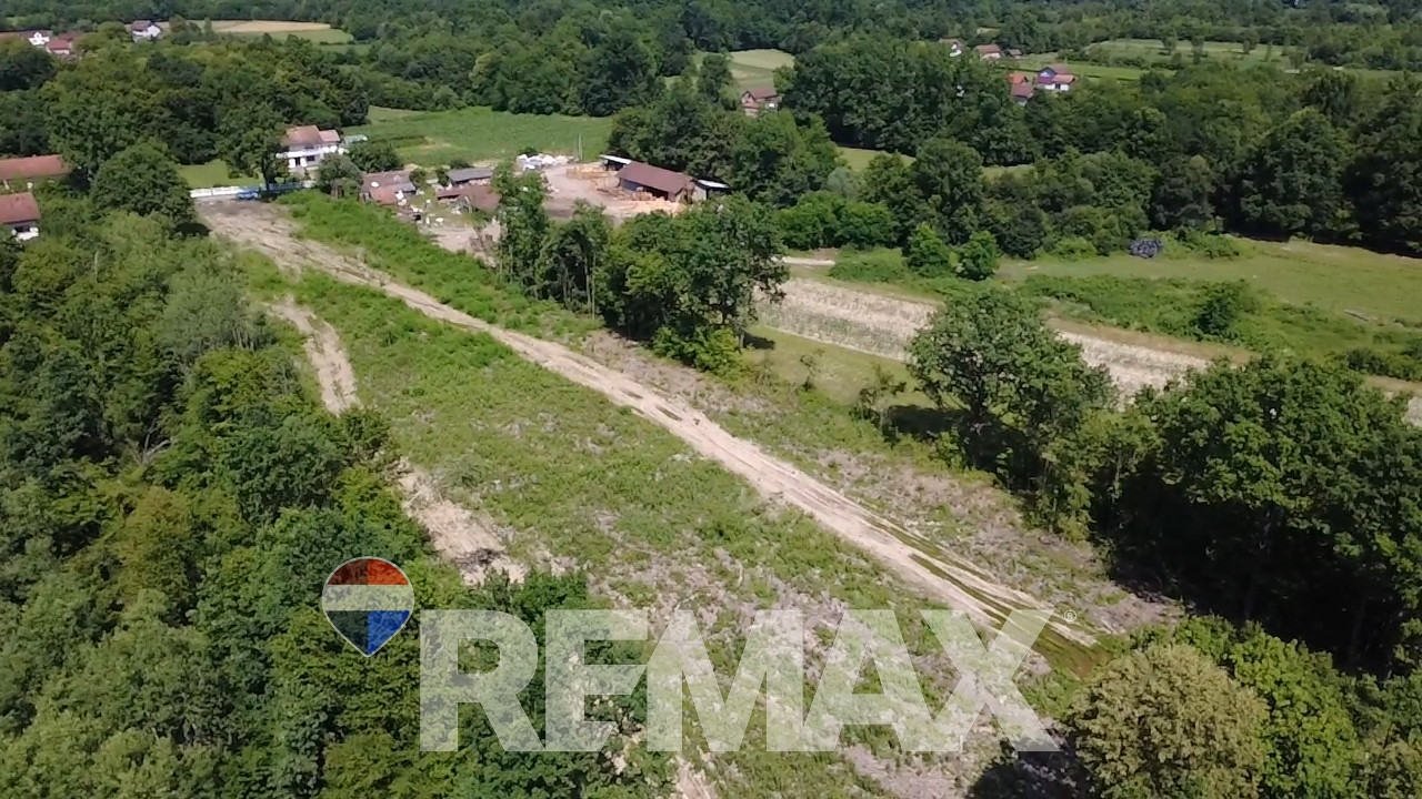 Zemljište 27 duluma - Omarska