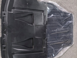 Zaštita plastika motora Passat pasat 99-
