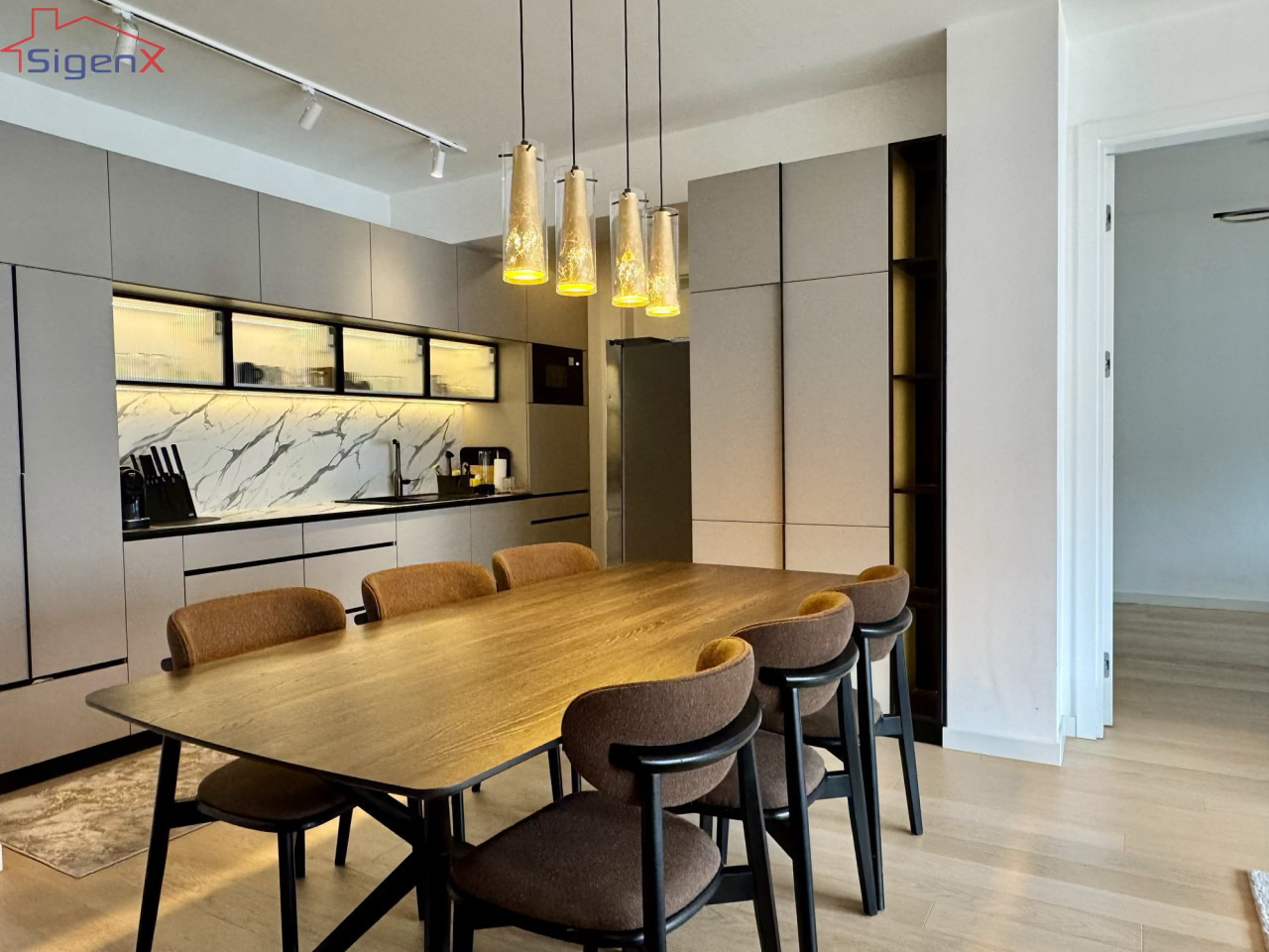 Luksuzno opremljen/Trosoban stan/Garaža/Novogradnja/Centar/101m2 3