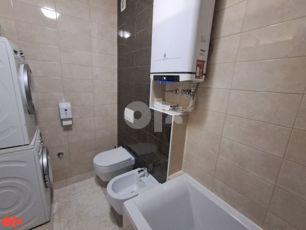 Nov namješten četverosoban stan 90m2  Boška Tošića Starčevica 12