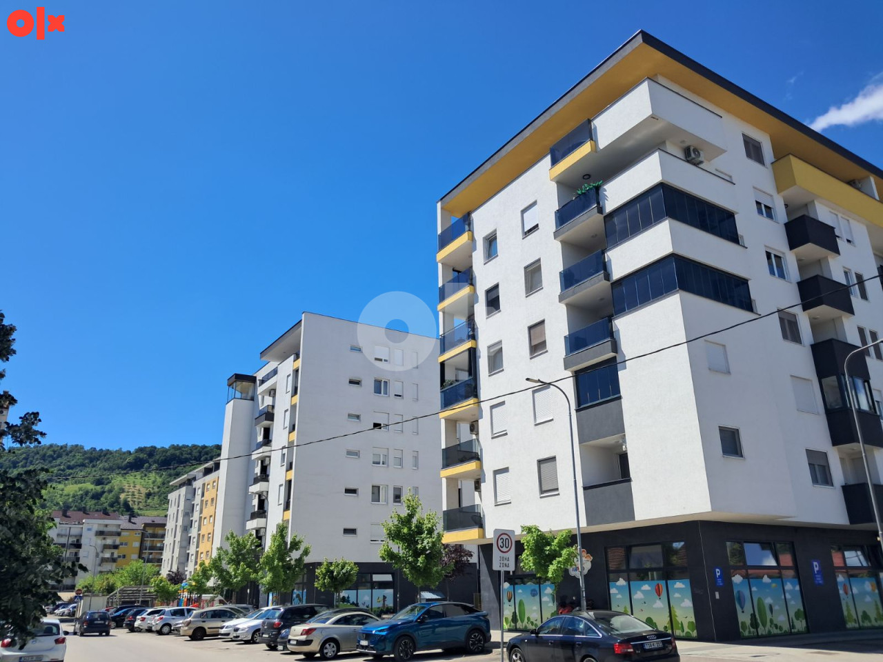 Nov namješten četverosoban stan 90m2  Boška Tošića Starčevica 21