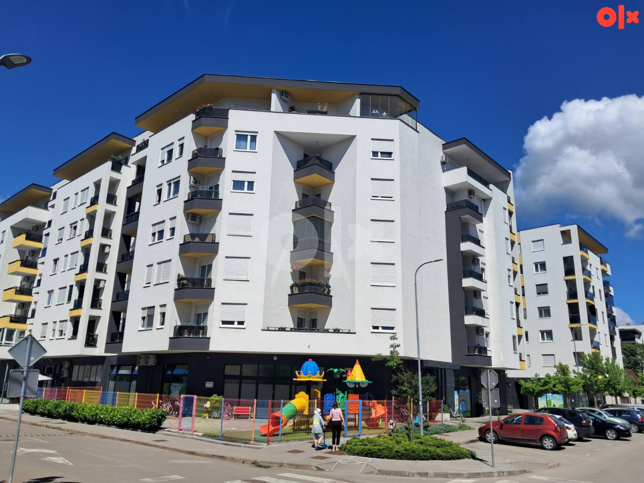 Nov namješten četverosoban stan 90m2  Boška Tošića Starčevica