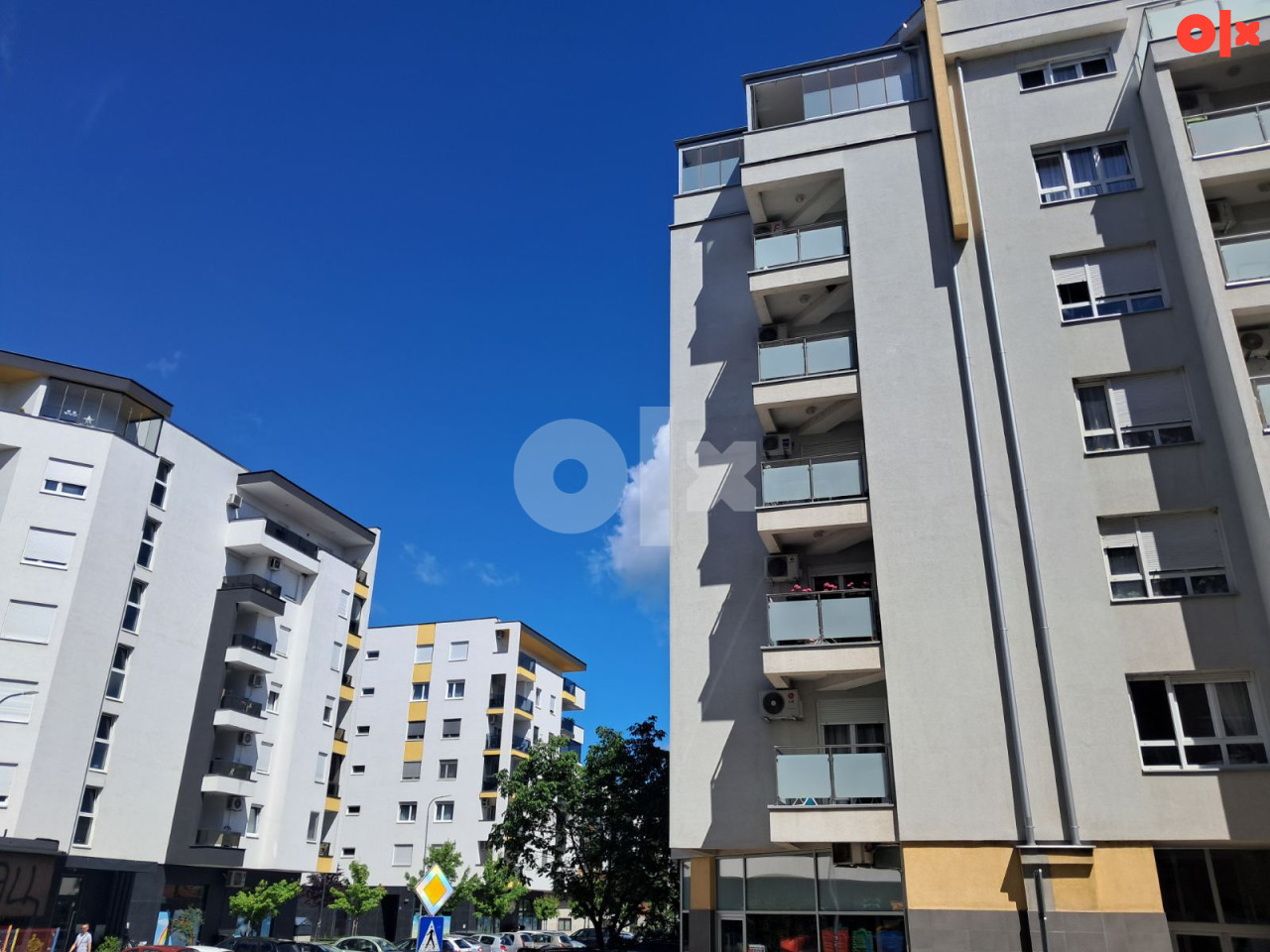 Nov namješten četverosoban stan 90m2  Boška Tošića Starčevica 22