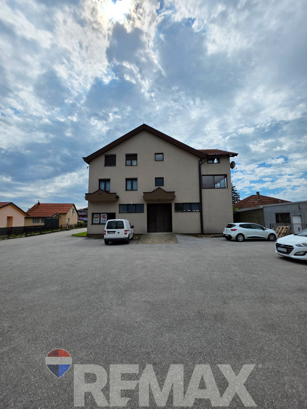 Stambeno-poslovni kompleks na 1334m2, dva objekta, Trn 5