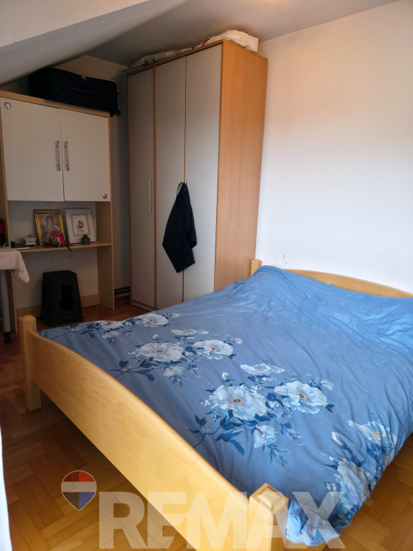Stambeno-poslovni kompleks na 1334m2, dva objekta, Trn 22