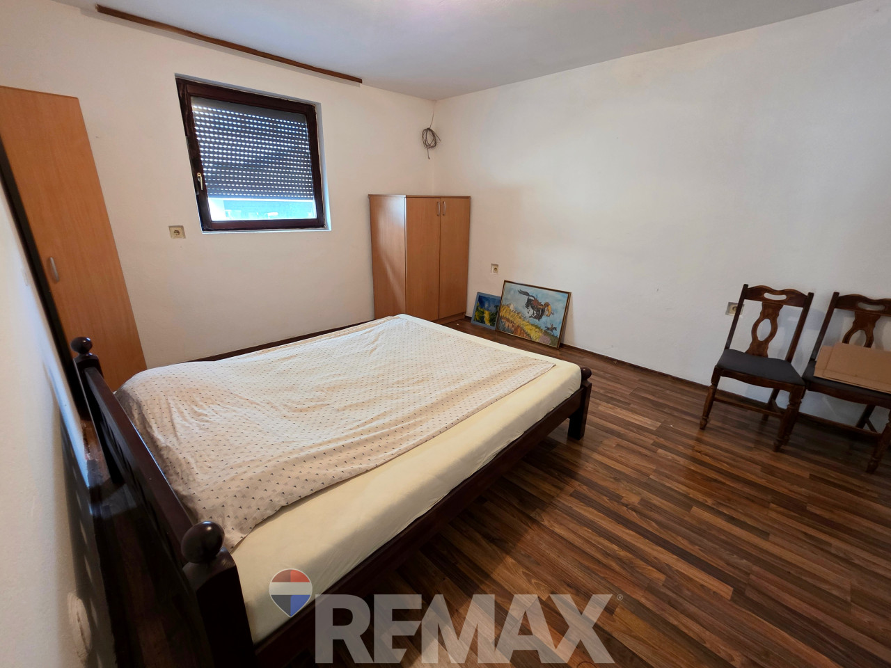 Stambeno-poslovni kompleks na 1334m2, dva objekta, Trn 34