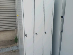 METALNI GARDEROBNI ORMAR 3 VRATA