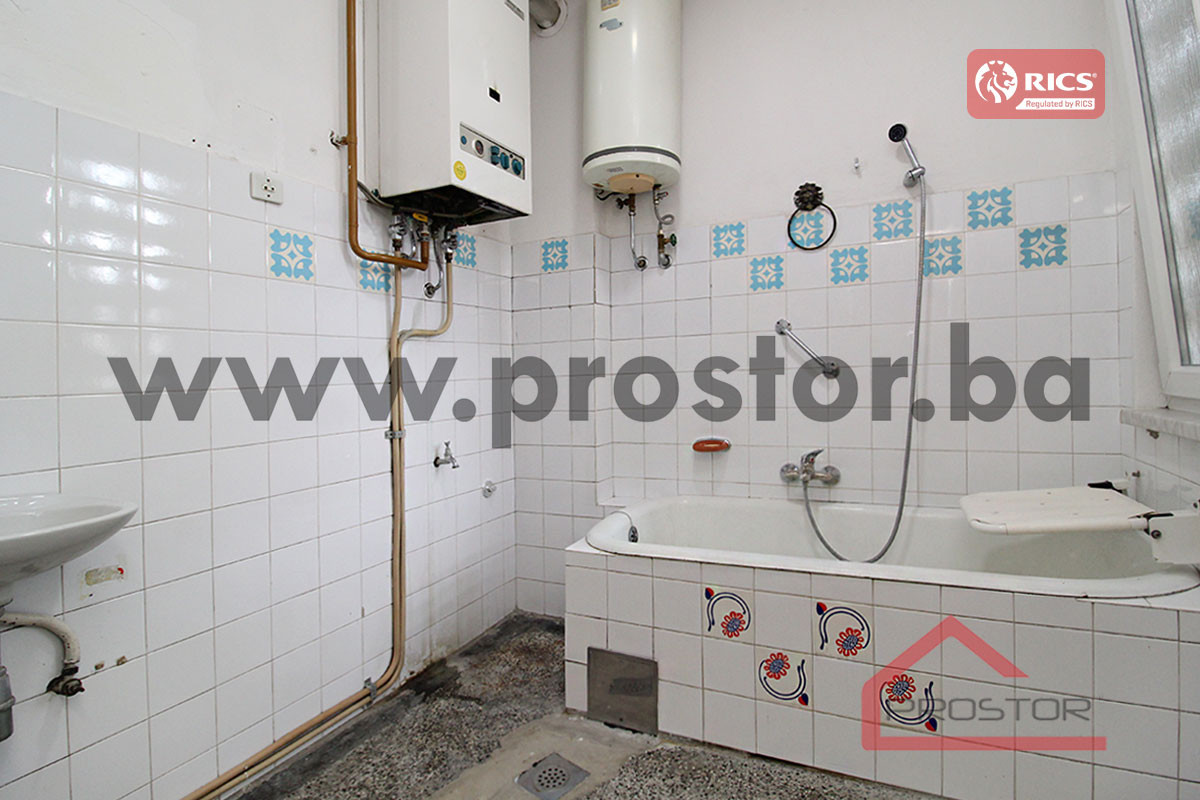PROSTOR prodaje: Trosoban stan, ul. Radićeva, Centar 12
