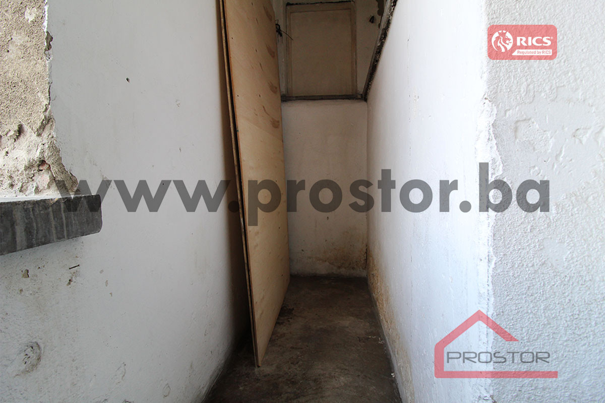 PROSTOR prodaje: Trosoban stan, ul. Radićeva, Centar 17