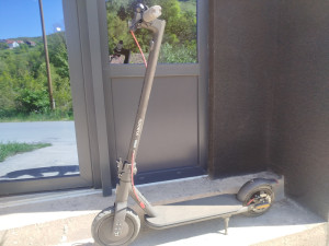 Xiaomi Mi Electric Scooter 1S vrhunski električni romobil, očuvan
