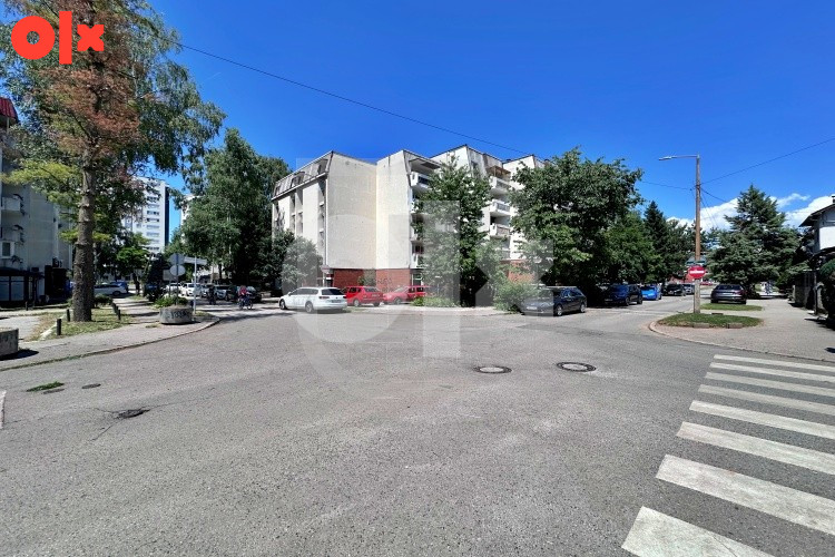 Prostran trosoban stan na odličnoj lokaciji, Lužani, Ilidža