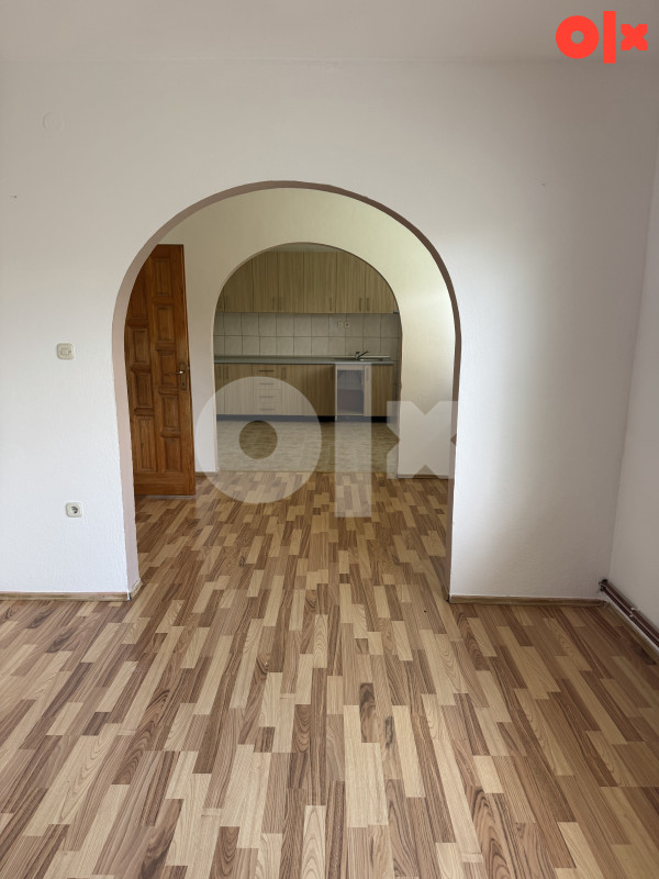 Kuća sa dvoristem Sokolje izdavanje 3