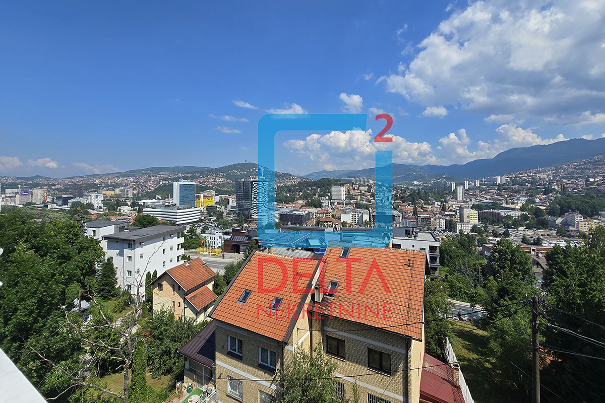 Dvospratna kuća 300m2 / garaža / prostrani parking / Centar 16