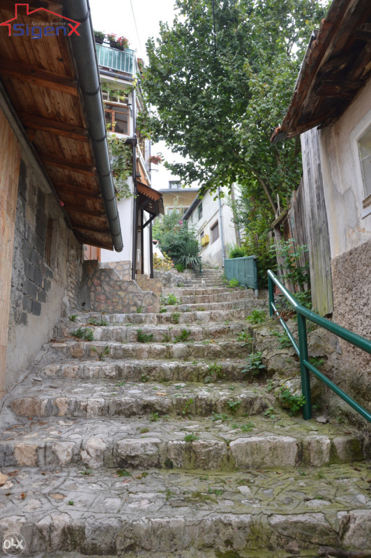 SIGENX prodaje: Alifakovac / Bosanska kuća/ 2 objekta/ 16