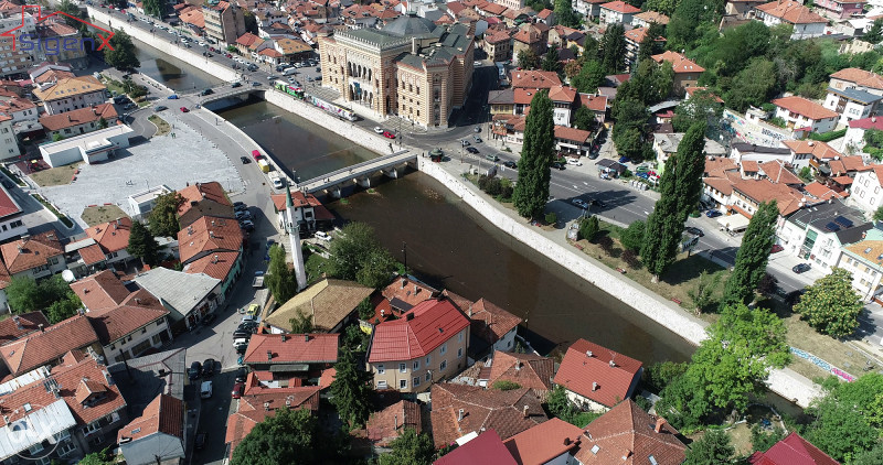 SIGENX prodaje: Alifakovac / Bosanska kuća/ 2 objekta/ 20