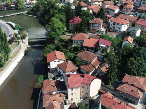 SIGENX prodaje: Alifakovac / Bosanska kuća/ 2 objekta/ photo 3