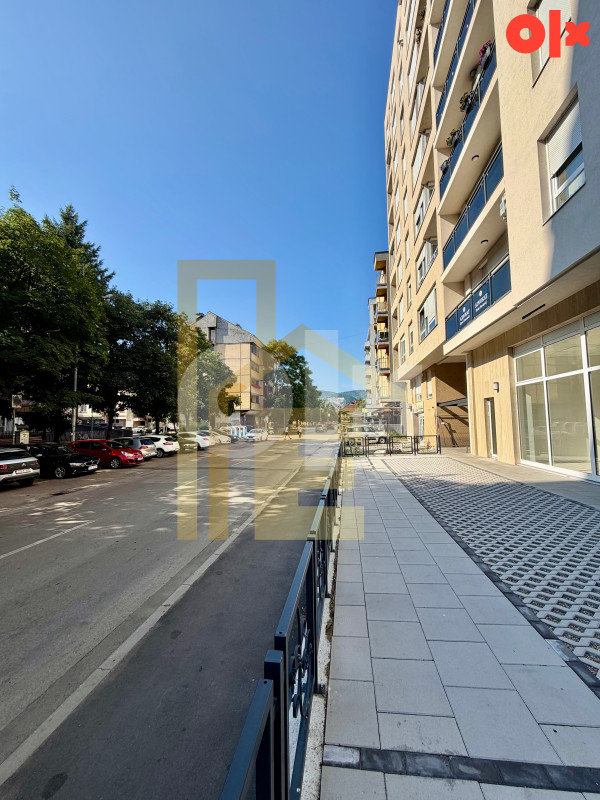 Atraktivan poslovni prostor sa obezbjeđenim parkingom, Centar 4