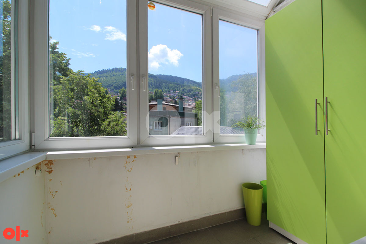 B.D. prodaje: Dvoetažni petosoban stan, Bistrik 16
