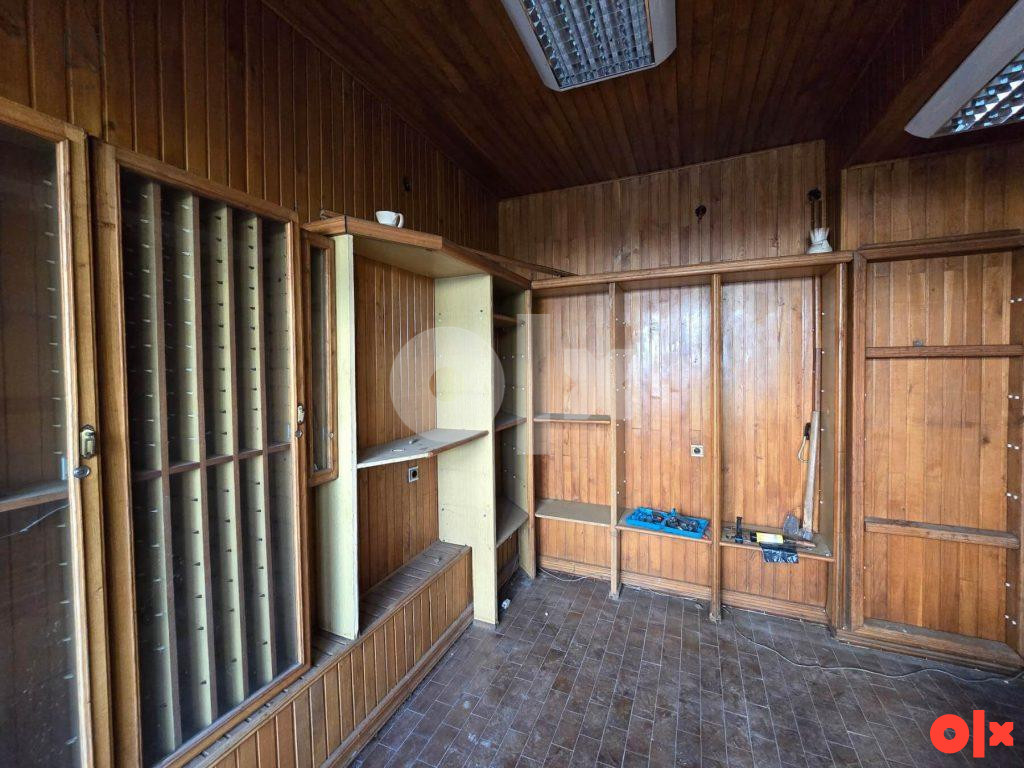 Kuća sa poslovnim prostorom kod gimnazije 4
