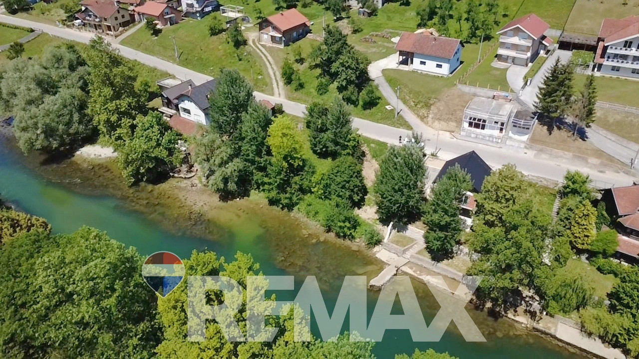 Zemljište 561m2 | na obali Vrbasa | Jagare 2
