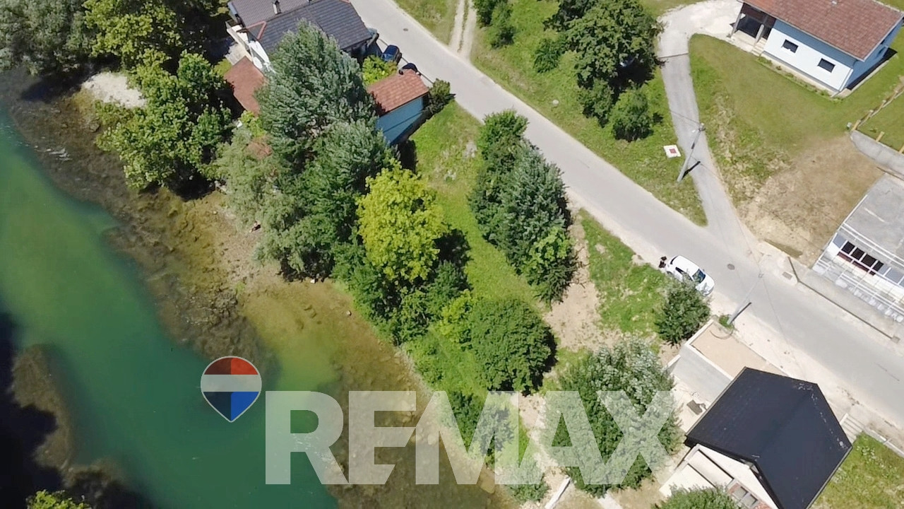 Zemljište 561m2 | na obali Vrbasa | Jagare 4
