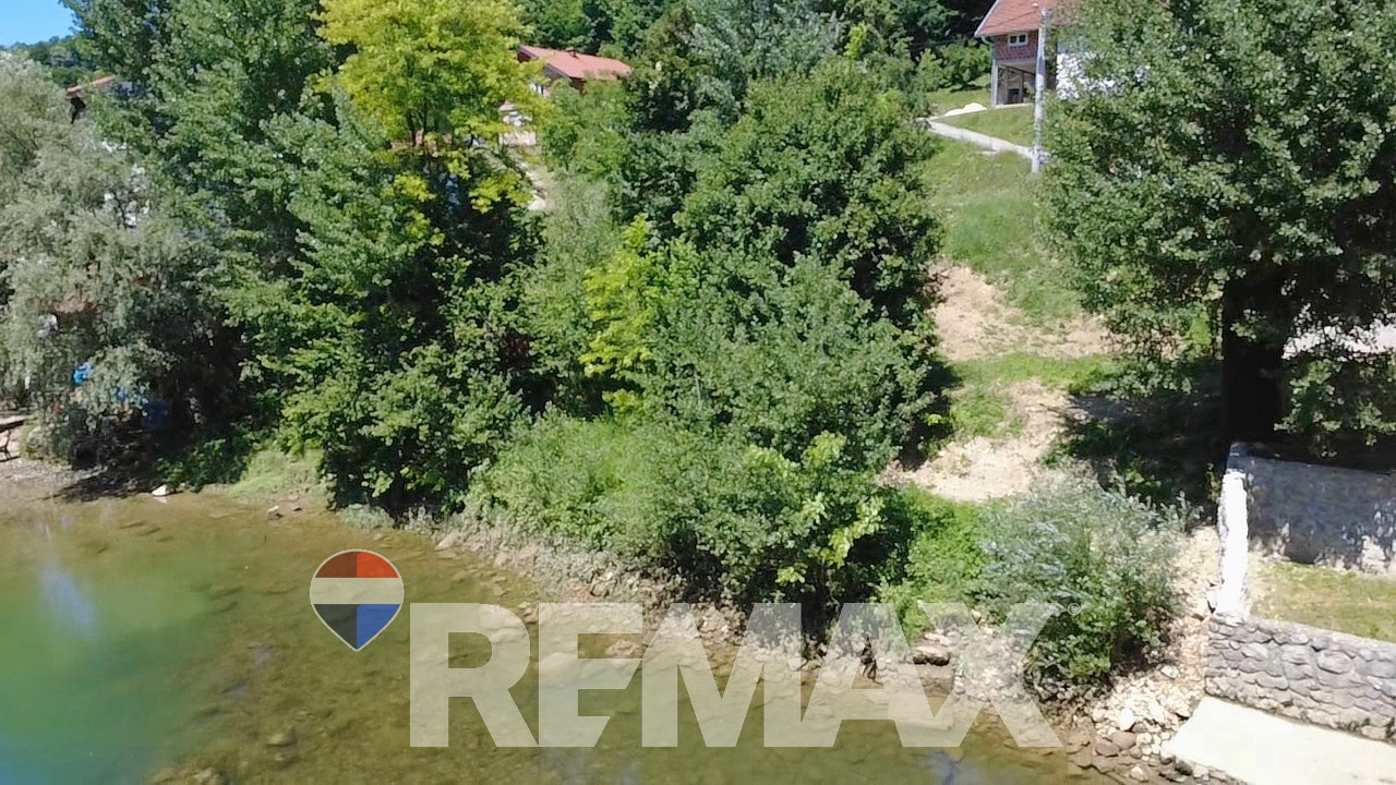 Zemljište 561m2 | na obali Vrbasa | Jagare 10