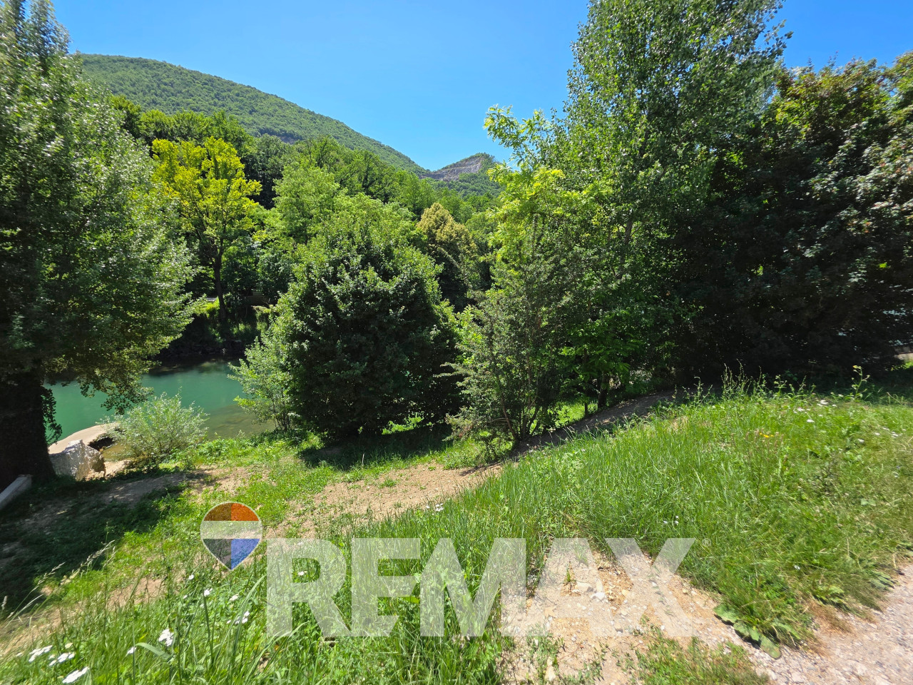 Zemljište 561m2 | na obali Vrbasa | Jagare 17