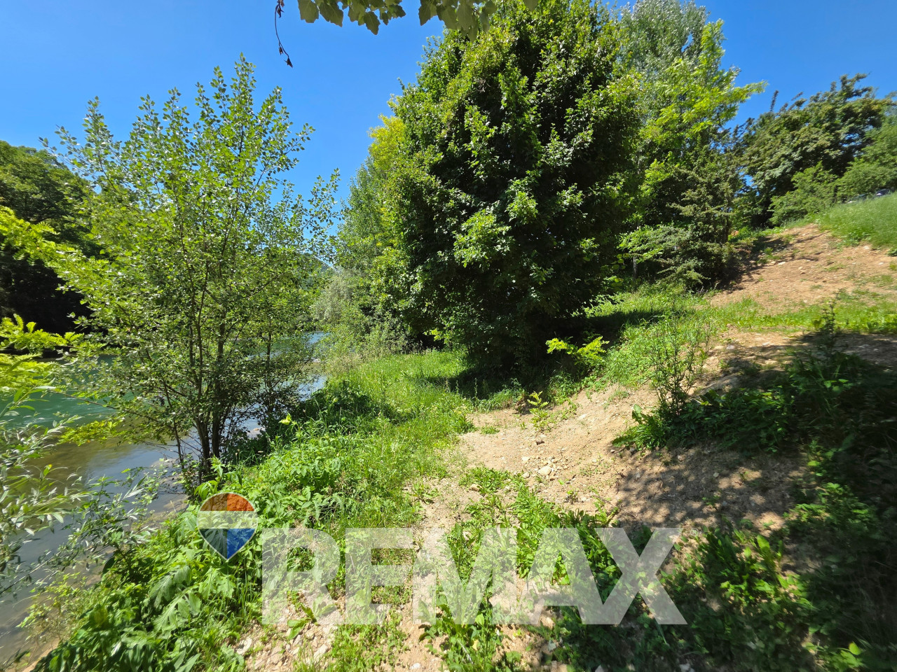 Zemljište 561m2 | na obali Vrbasa | Jagare 23