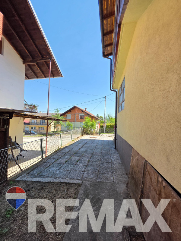 Kuća sa dva odvojena stana, 2 km od centra grada, Banja Luka 6