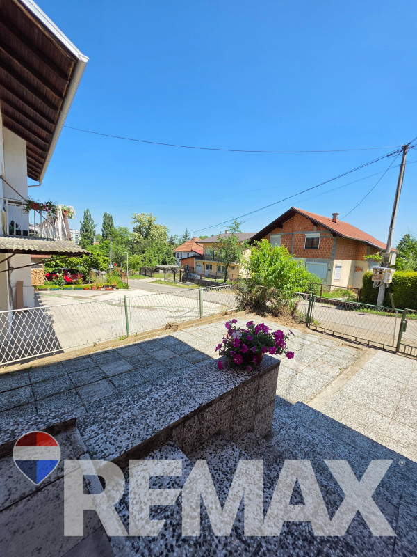 Kuća sa dva odvojena stana, 2 km od centra grada, Banja Luka 8