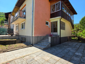 Kuća sa dva odvojena stana, 2 km od centra grada, Banja Luka photo 3