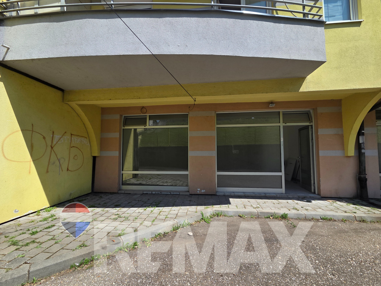 Višenamjenski prostor 41m2- poslovni ili stambeni, Žute zgrade 2