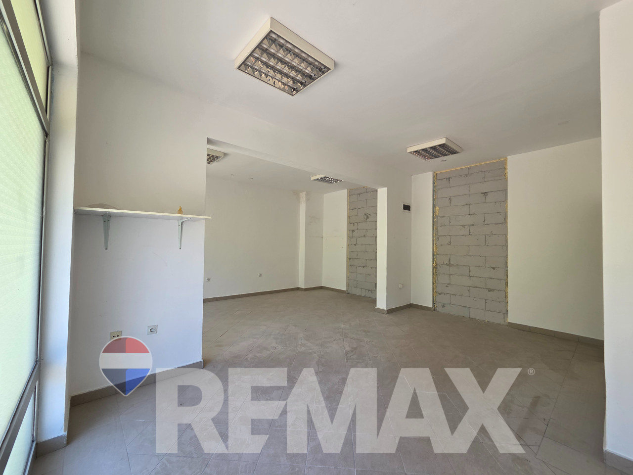 Višenamjenski prostor 41m2- poslovni ili stambeni, Žute zgrade 3