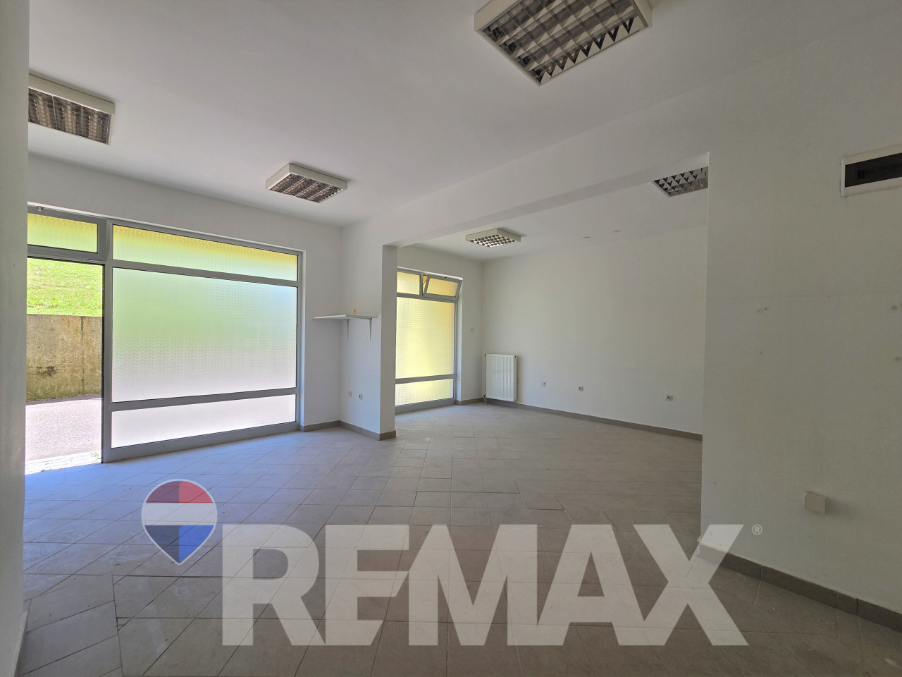 Višenamjenski prostor 41m2- poslovni ili stambeni, Žute zgrade 5
