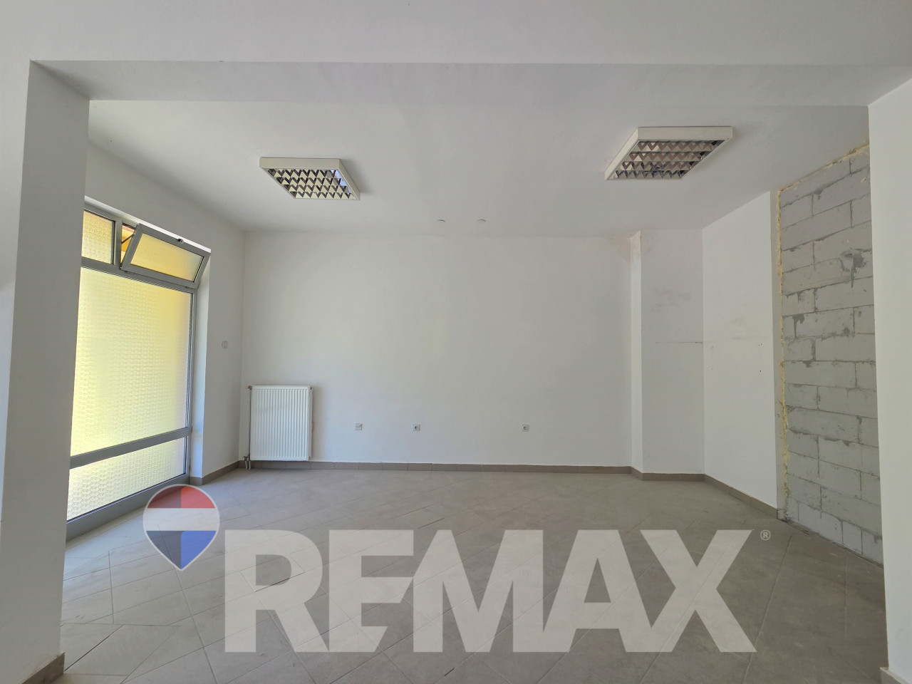 Višenamjenski prostor 41m2- poslovni ili stambeni, Žute zgrade 6
