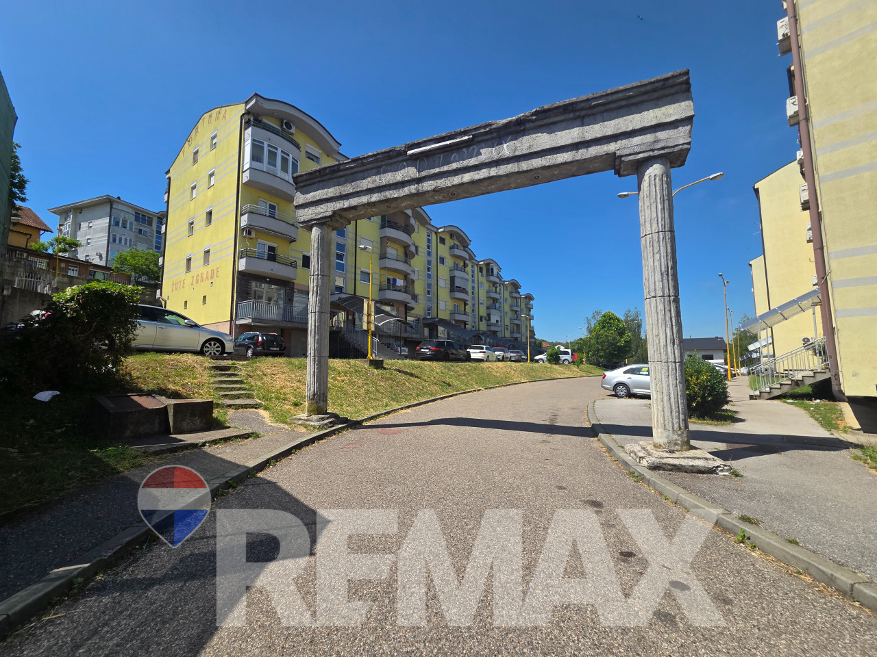 Višenamjenski prostor 41m2- poslovni ili stambeni, Žute zgrade 13
